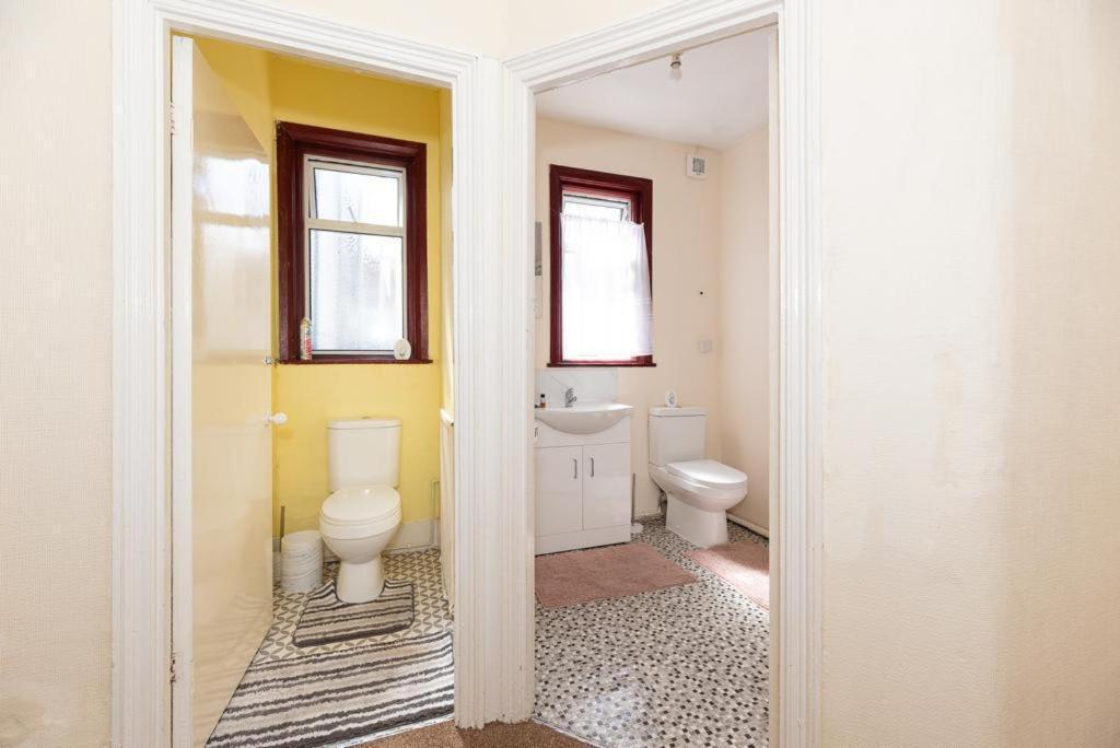 ロンドンBarking Road Comfy Houseアパートメント エクステリア 写真