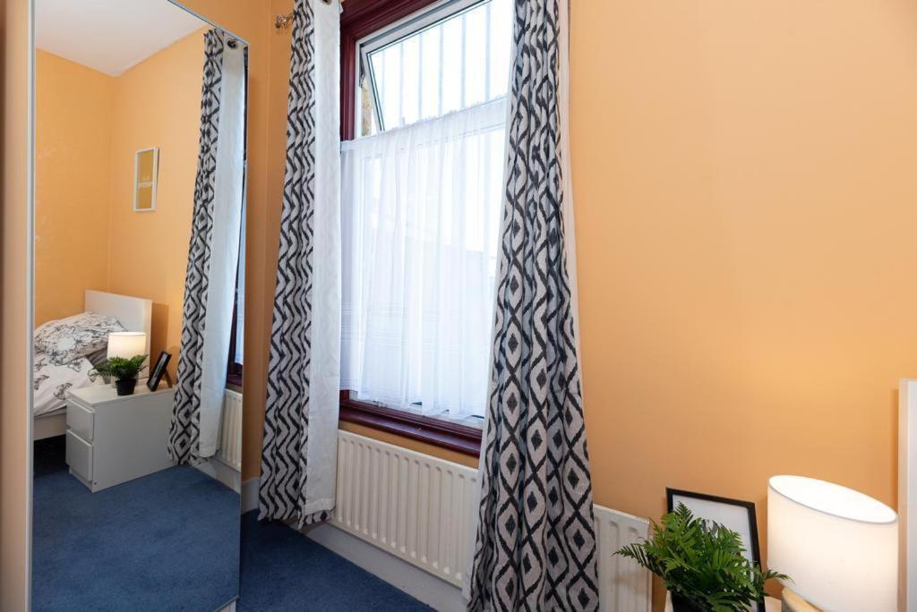 ロンドンBarking Road Comfy Houseアパートメント エクステリア 写真