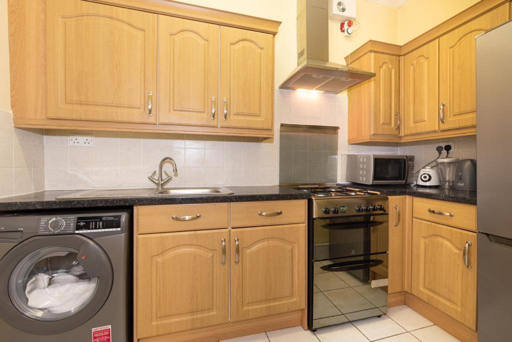 ロンドンBarking Road Comfy Houseアパートメント エクステリア 写真