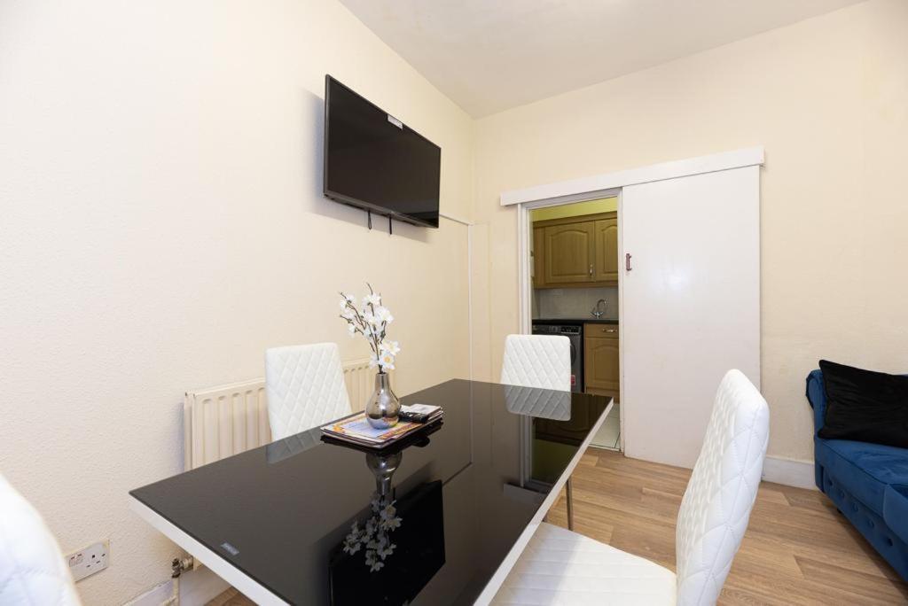 ロンドンBarking Road Comfy Houseアパートメント エクステリア 写真